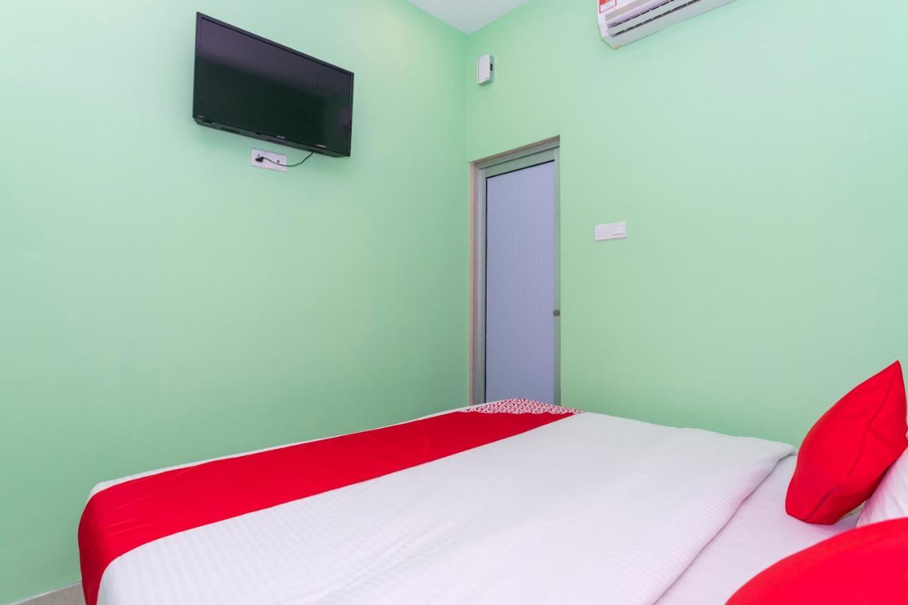 Oyo 1172 Hotel Shlyo Nusajaya  Exterior foto